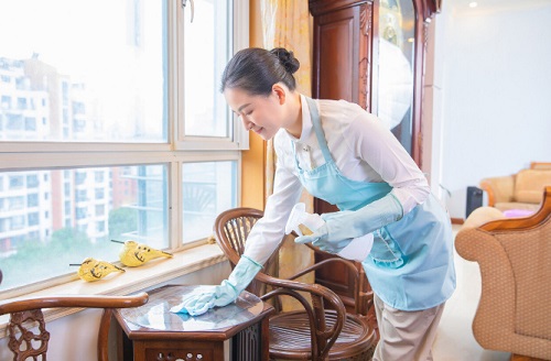 这届上门服务，瞄准“生活不自理”的年轻人